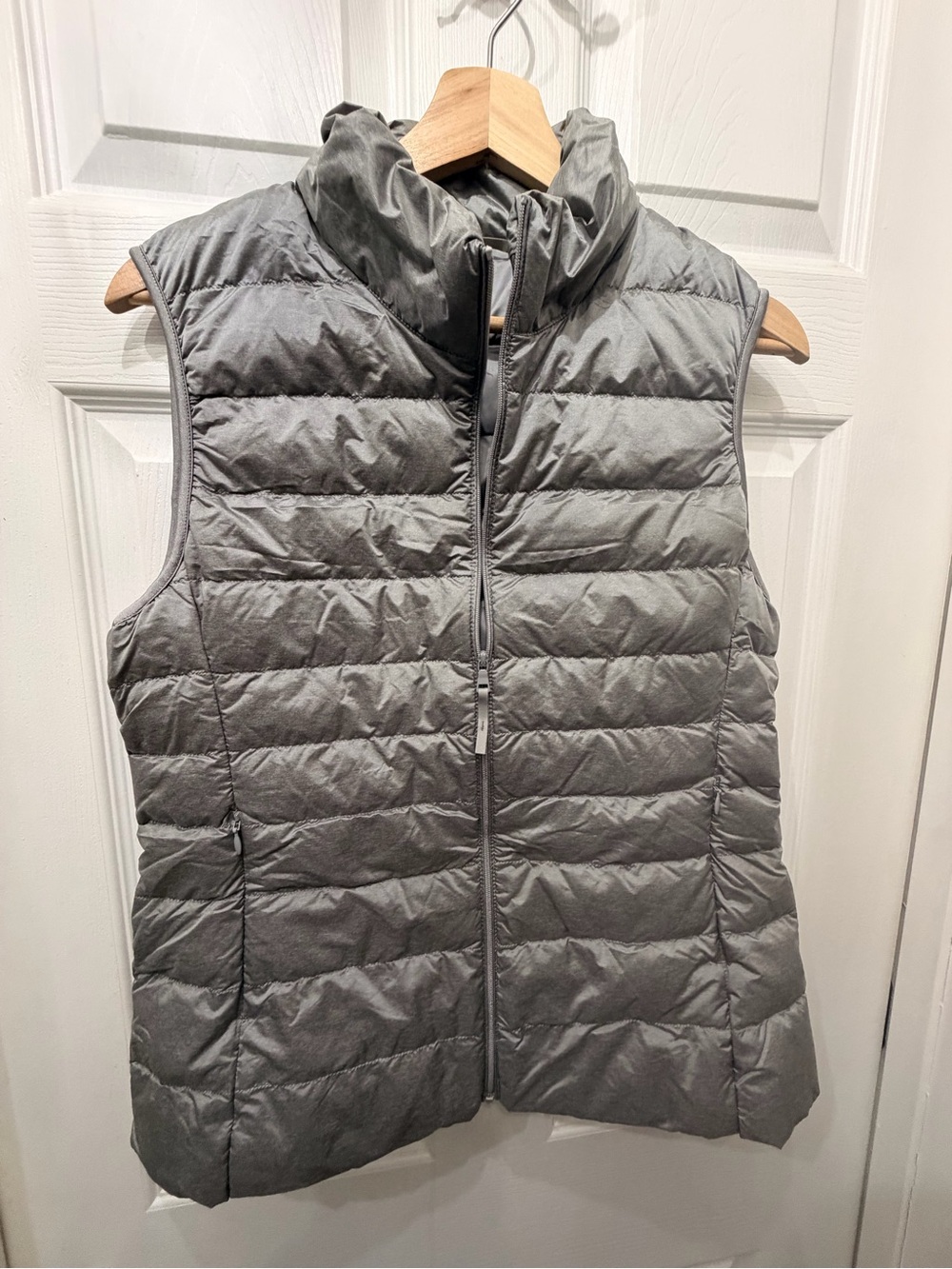 Uniqlo Women's Quilted Puffer Vest - Gray